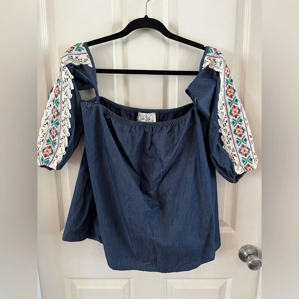 NWOT VaVa by Joy Han Blue Chambray Off Shoulder Embroidered Sleeve Blouse Large - Picture 9 of 16